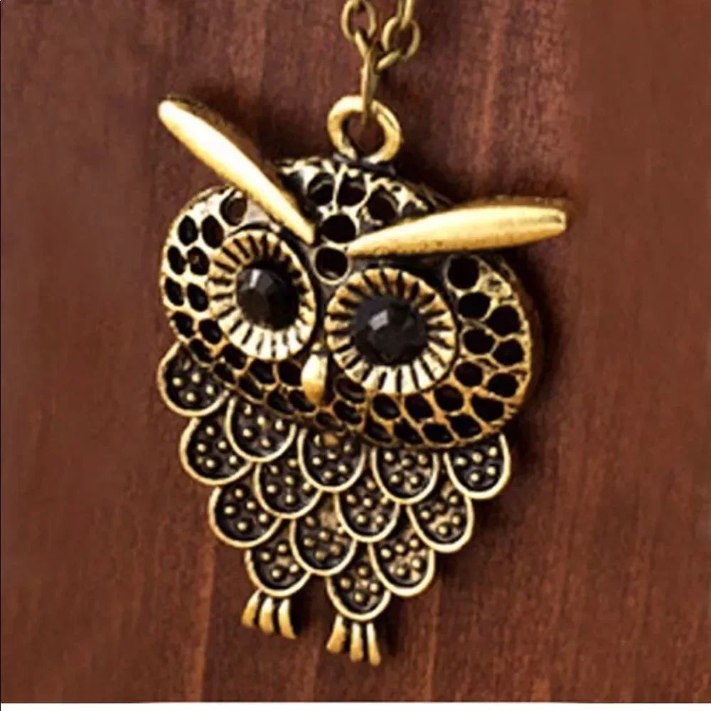 Super cute owl necklace